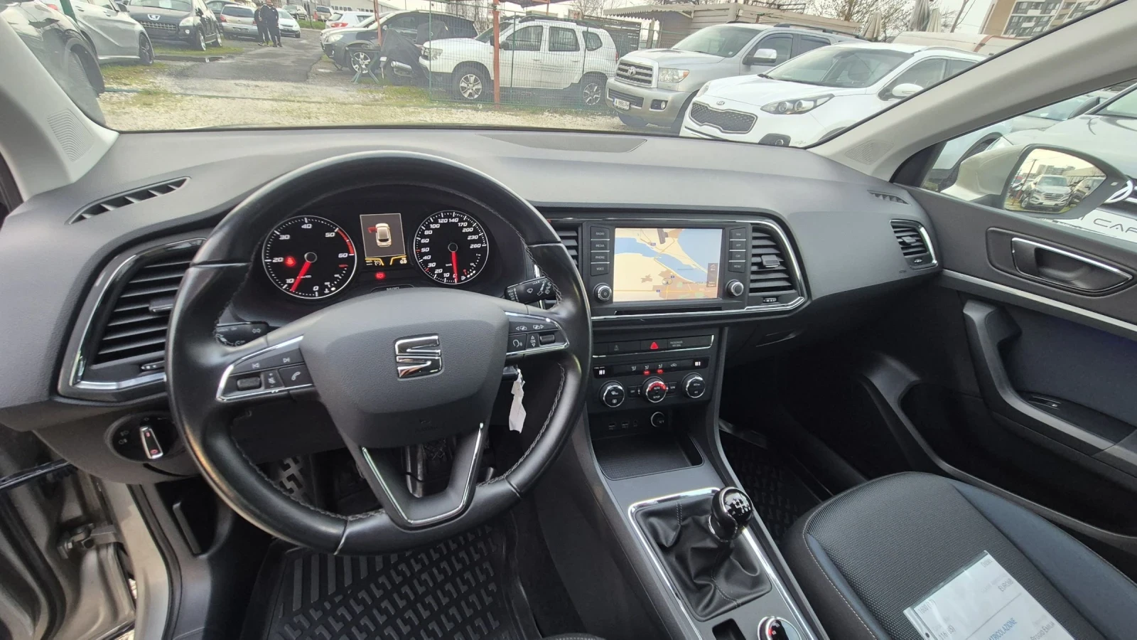 Seat Ateca 1.6TDI 100%РЕАЛЕН ПРОБЕГ НАВИ КАМЕРА ЛИЗИНГ ВИДЕО , снимка 11 - Автомобили и джипове - 54033871