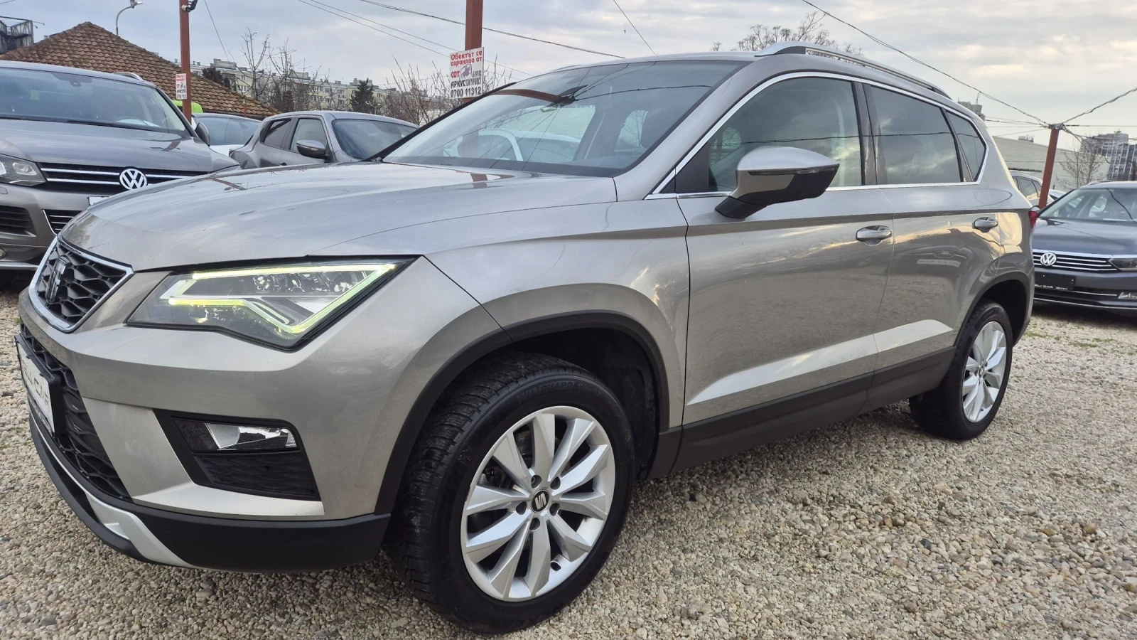 Seat Ateca 1.6TDI 100%РЕАЛЕН ПРОБЕГ НАВИ КАМЕРА ЛИЗИНГ ВИДЕО , снимка 2 - Автомобили и джипове - 54033871