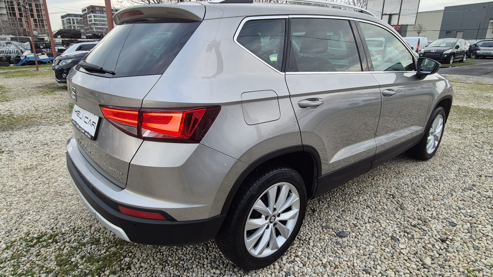 Seat Ateca 1.6TDI 100%РЕАЛЕН ПРОБЕГ НАВИ КАМЕРА ЛИЗИНГ ВИДЕО , снимка 5 - Автомобили и джипове - 54033871