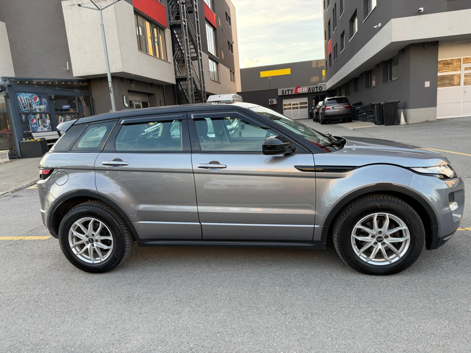 Land Rover Range Rover Evoque, снимка 5 - Автомобили и джипове - 54130565