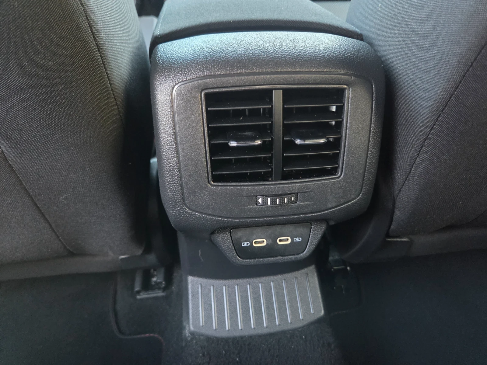 VW T-Roc R-Line, снимка 9 - Автомобили и джипове - 55389718