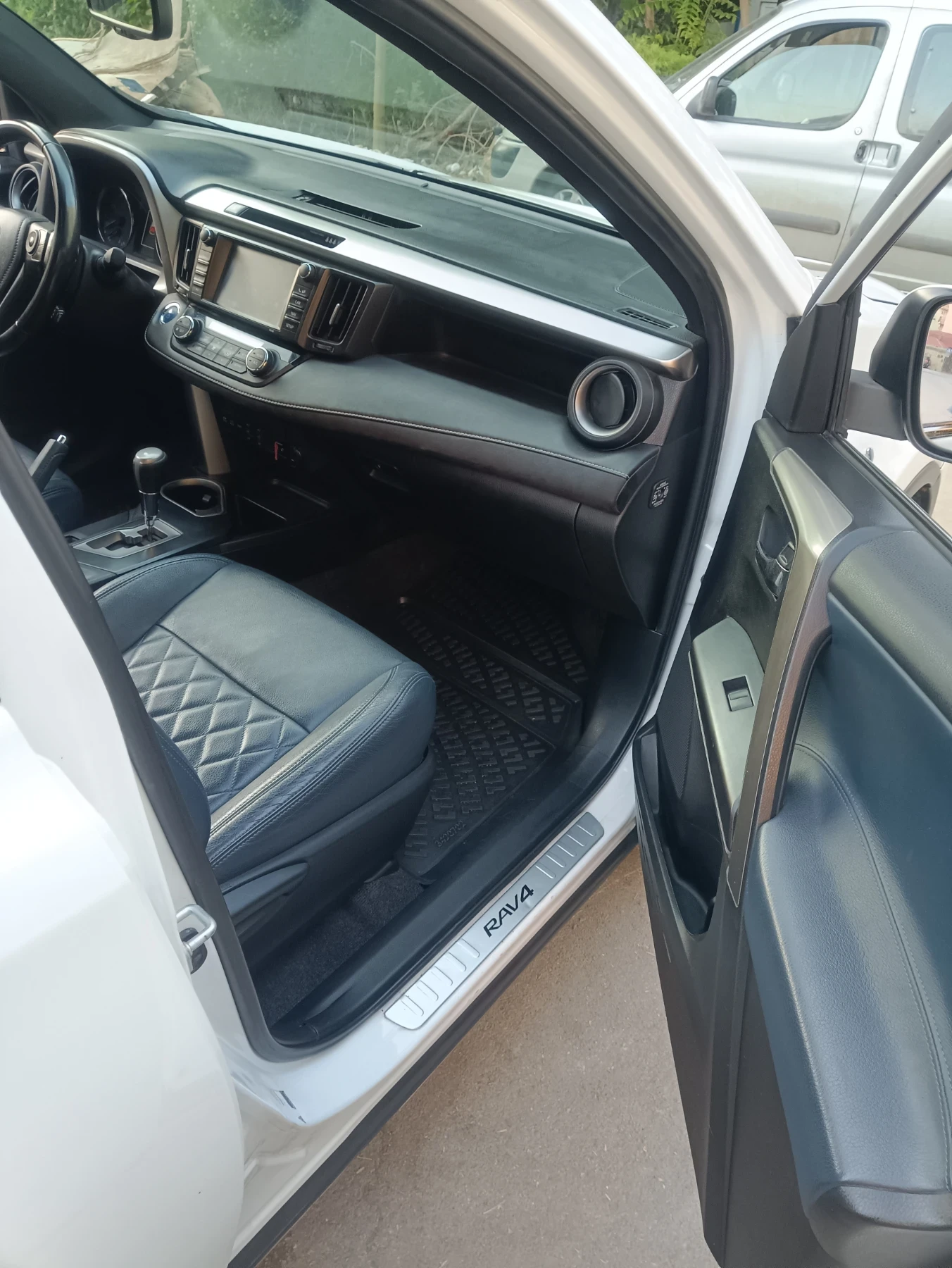 Toyota Rav4, снимка 9 - Автомобили и джипове - 55566093