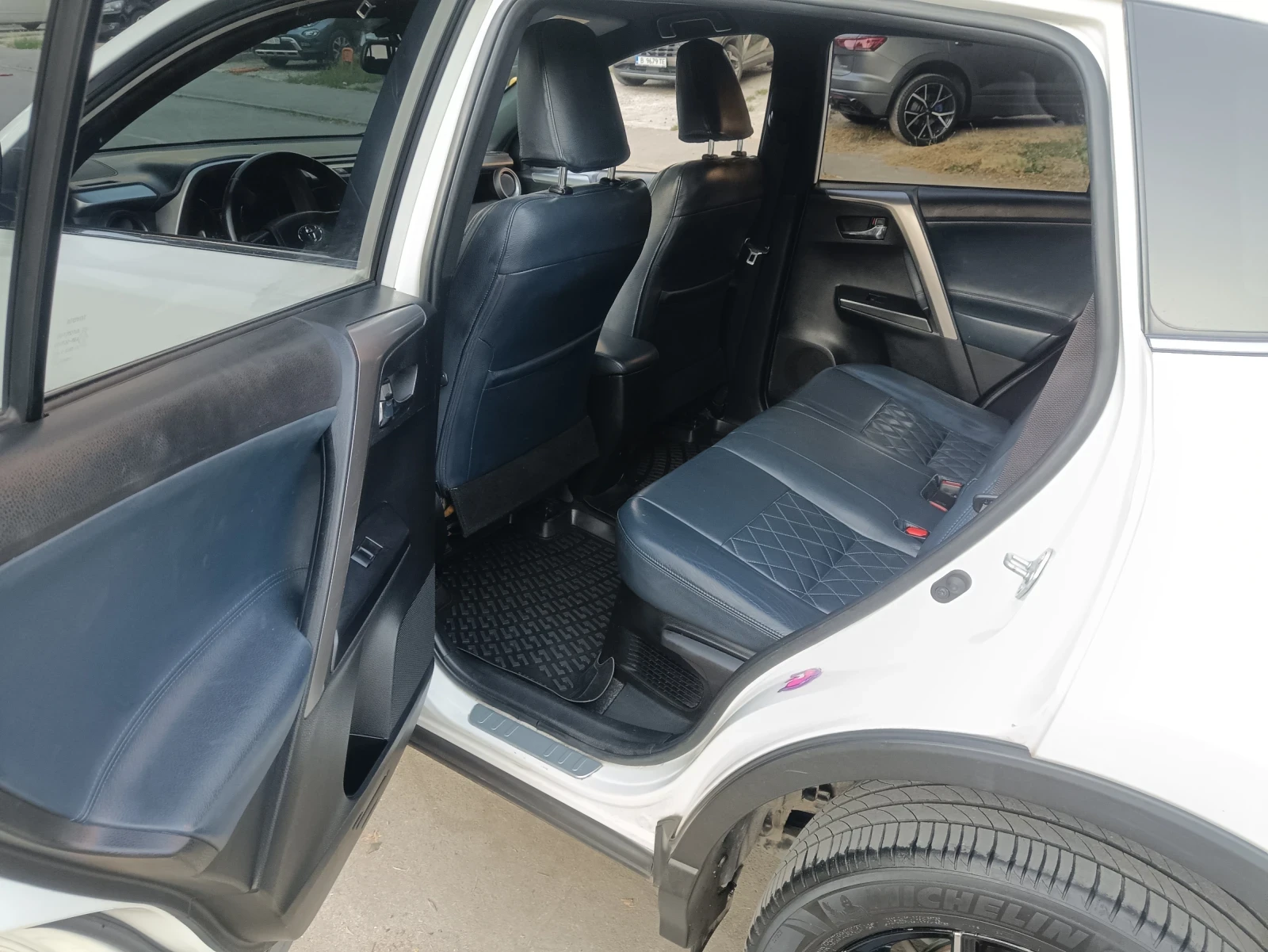 Toyota Rav4, снимка 7 - Автомобили и джипове - 55566093