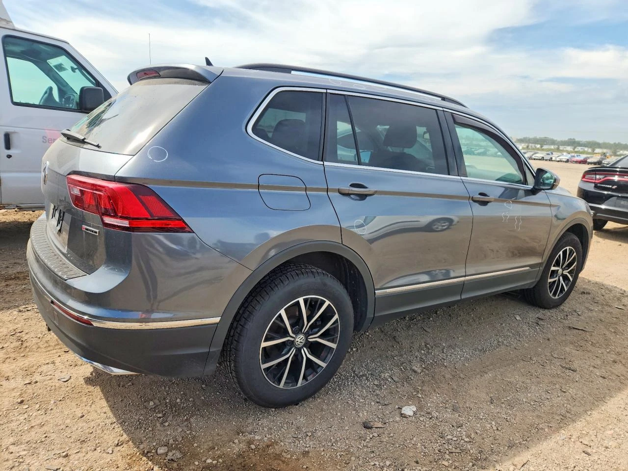 VW Tiguan 2.0l Volkswagen Se, снимка 3 - Автомобили и джипове - 56041531