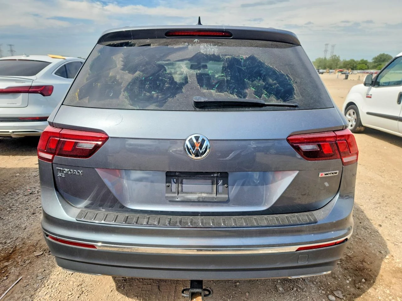 VW Tiguan 2.0l Volkswagen Se, снимка 6 - Автомобили и джипове - 56041531