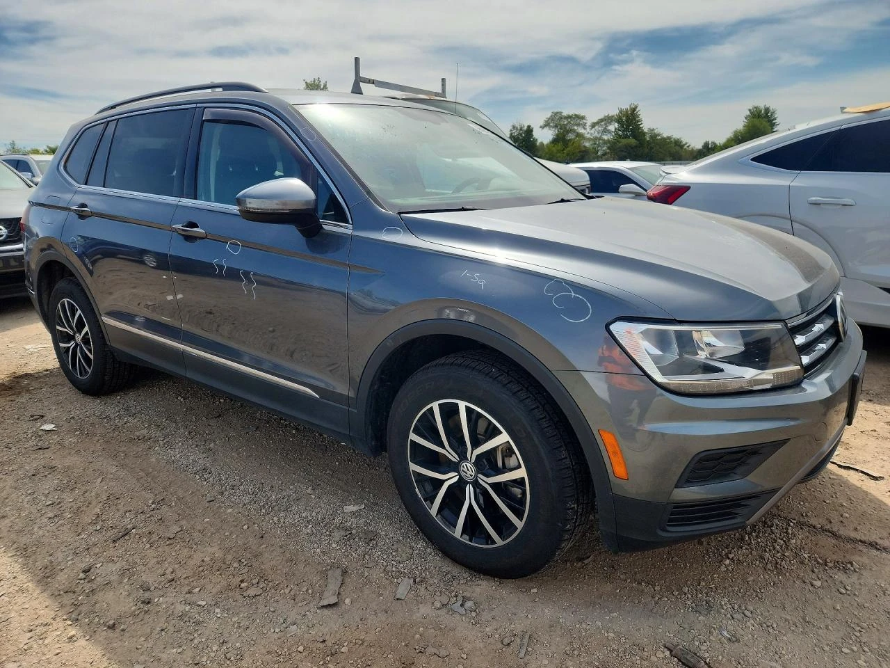 VW Tiguan 2.0l Volkswagen Se, снимка 4 - Автомобили и джипове - 56041531