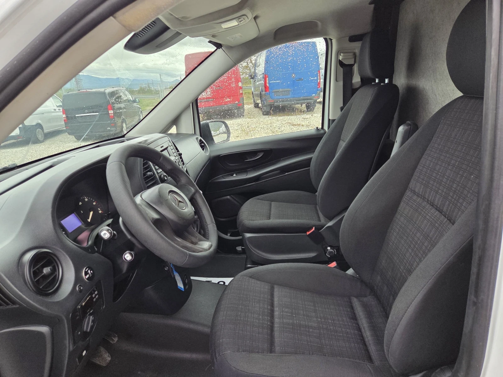 Mercedes-Benz Vito ХЛАДИЛНО - изображение 9
