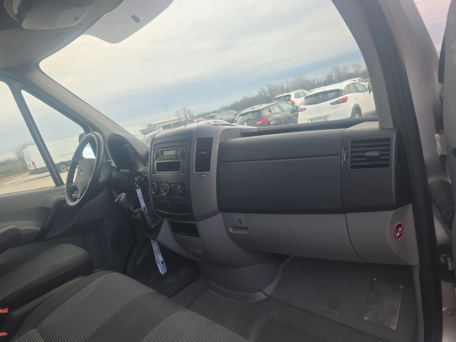 Mercedes-Benz 313 313  - изображение 8