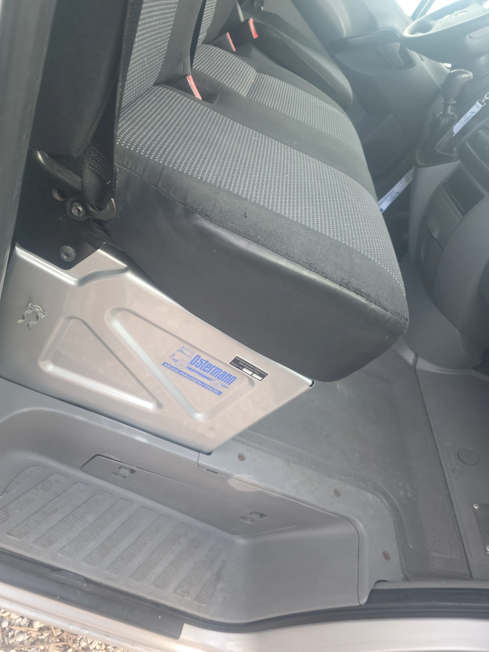 Mercedes-Benz 313 313  - изображение 9