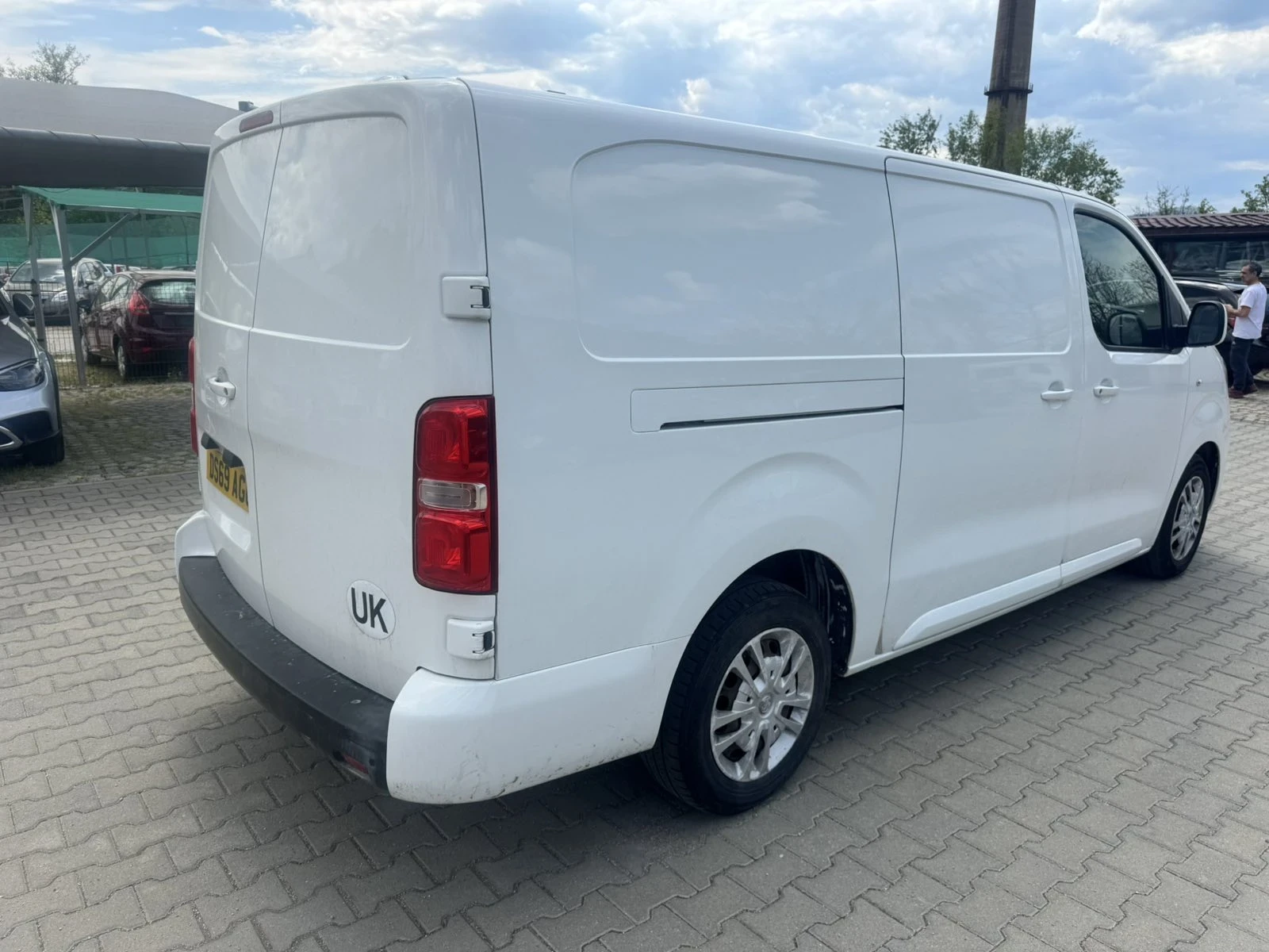 Opel Vivaro 1.5 Turbo Diesel Facelift 168000km Реални, снимка 4 - Бусове и автобуси - 54454305