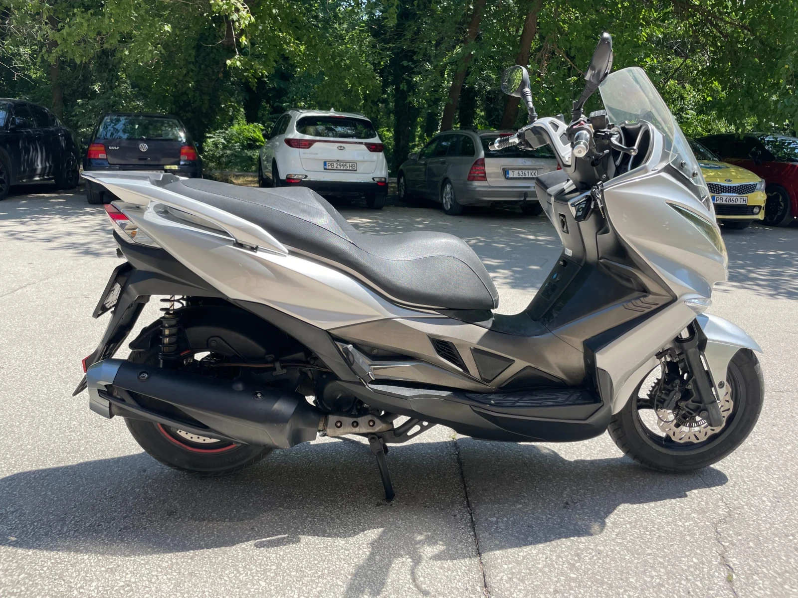 Kawasaki J300