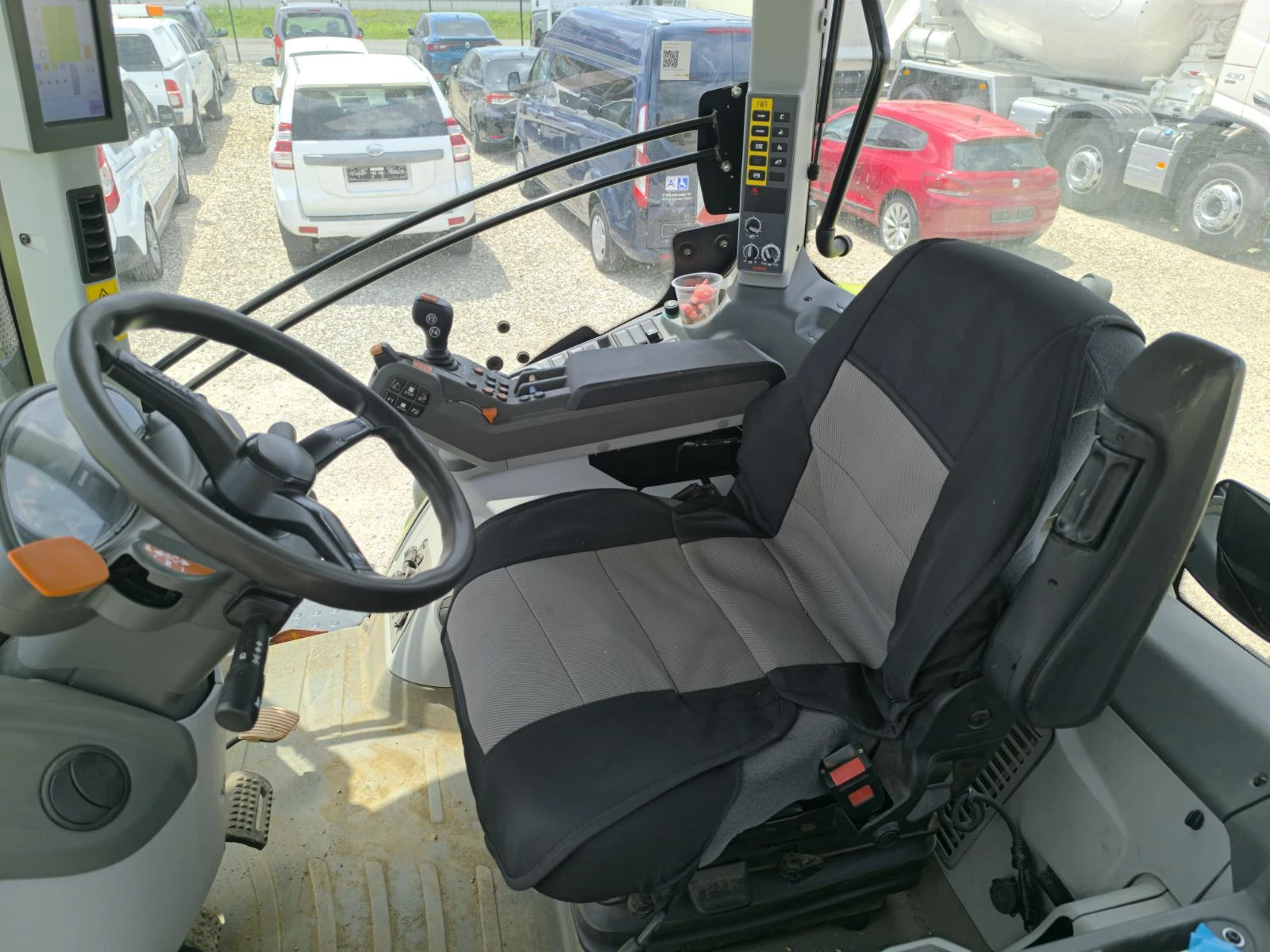 Трактор Claas AXION 800, снимка 10 - Селскостопанска техника - 54959247