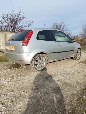 Ford Fiesta 1.3i климатик 70к - 1250 € / 2444.79 лв. - 51759457 5