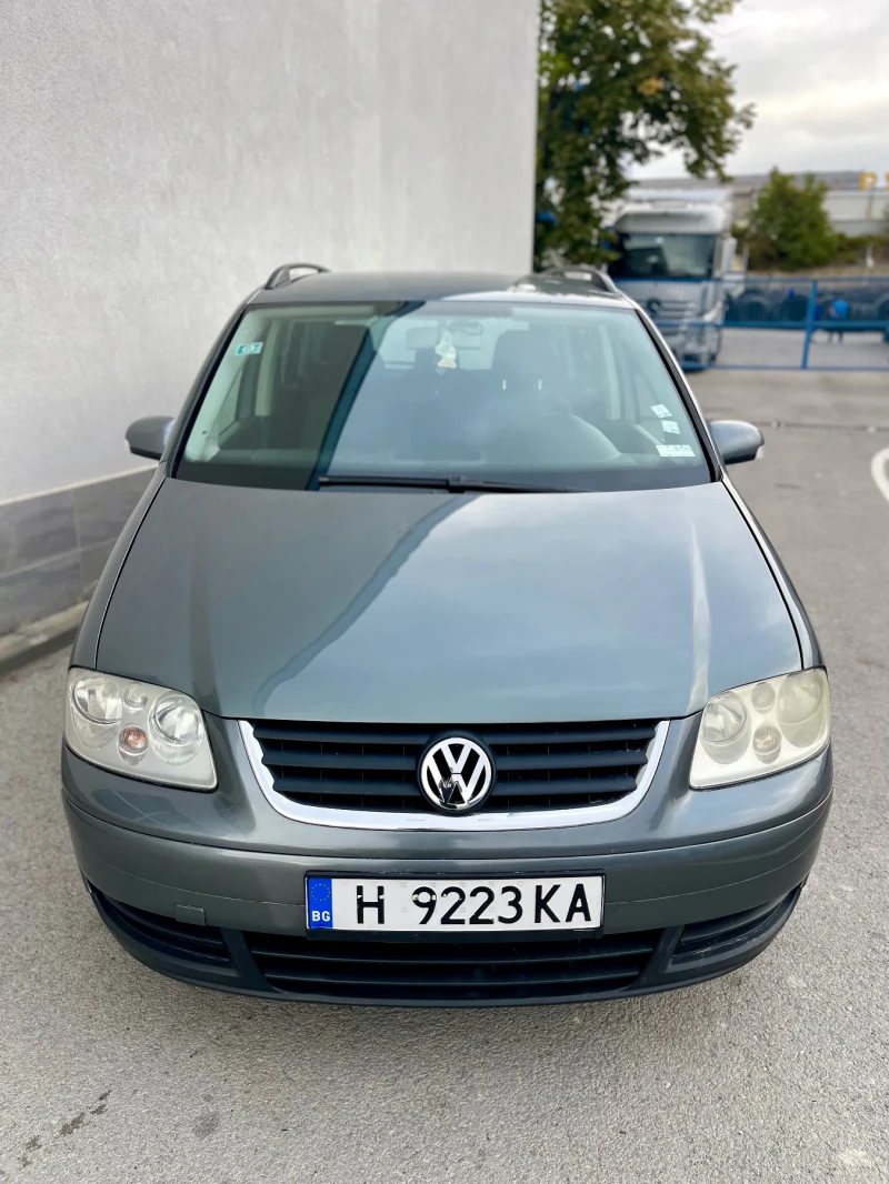 VW Touran 1.9 105, снимка 8 - Автомобили и джипове - 47458930