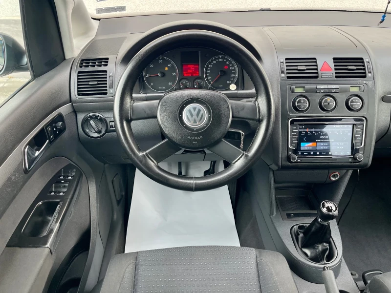 VW Touran 1.9 105, снимка 9 - Автомобили и джипове - 47458930