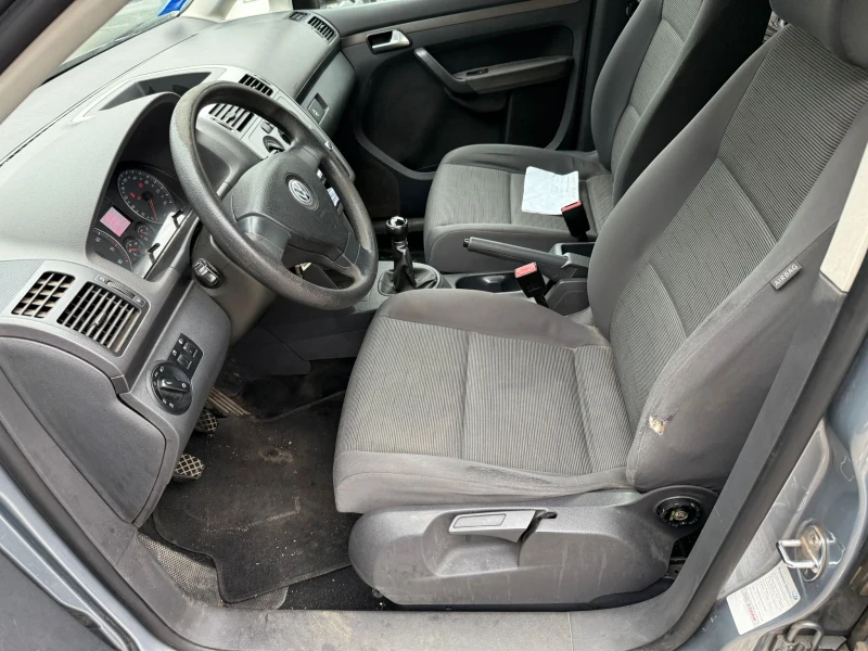 VW Touran 1.6I 102кс, снимка 6 - Автомобили и джипове - 48105072