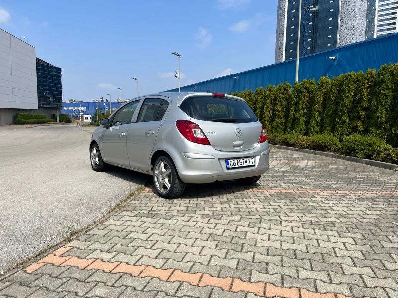 Opel Corsa 1.2 16V 4цил., снимка 9 - Автомобили и джипове - 48577319