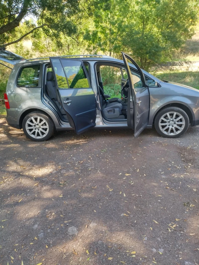 VW Touran, снимка 2 - Автомобили и джипове - 49094039