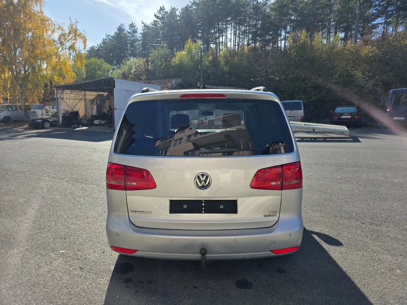 VW Touran, снимка 15 - Автомобили и джипове - 52569601