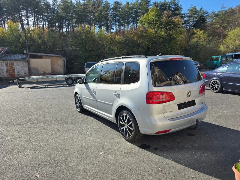 VW Touran, снимка 7 - Автомобили и джипове - 52569601