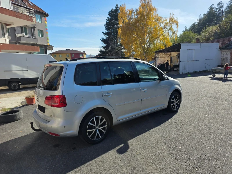 VW Touran, снимка 14 - Автомобили и джипове - 52569601