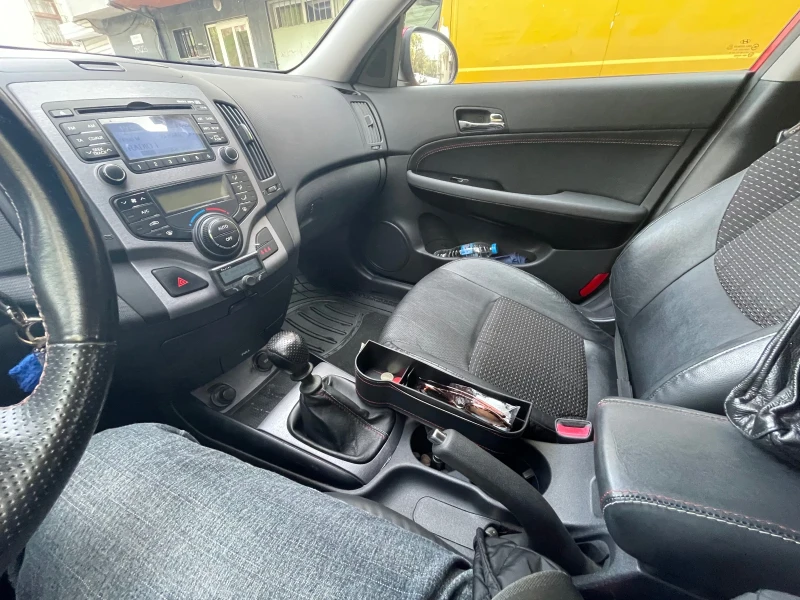 Hyundai I30, снимка 6 - Автомобили и джипове - 52795415