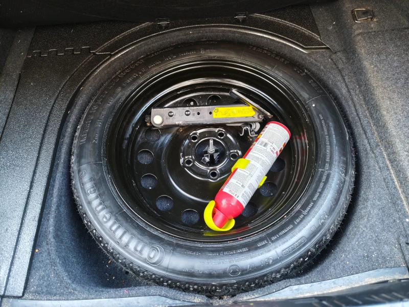 BMW 523, снимка 12 - Автомобили и джипове - 52951836