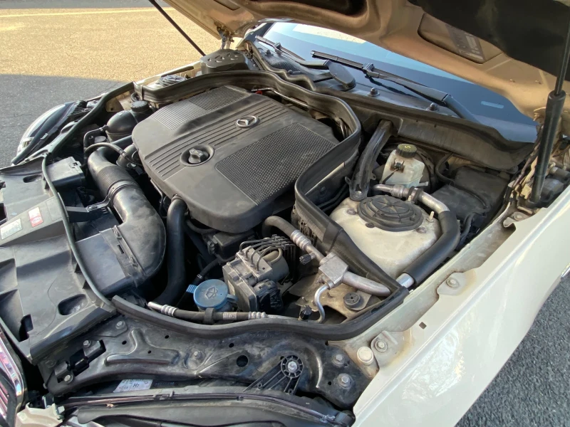 Mercedes-Benz E 200, снимка 13 - Автомобили и джипове - 53218299