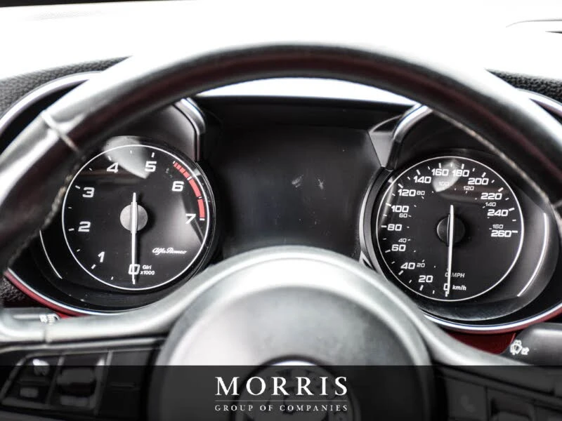 Alfa Romeo Giulia AWD * CARFAX * АвтоКредит * (ЦЕНА ДО БГ), снимка 11 - Автомобили и джипове - 53244076