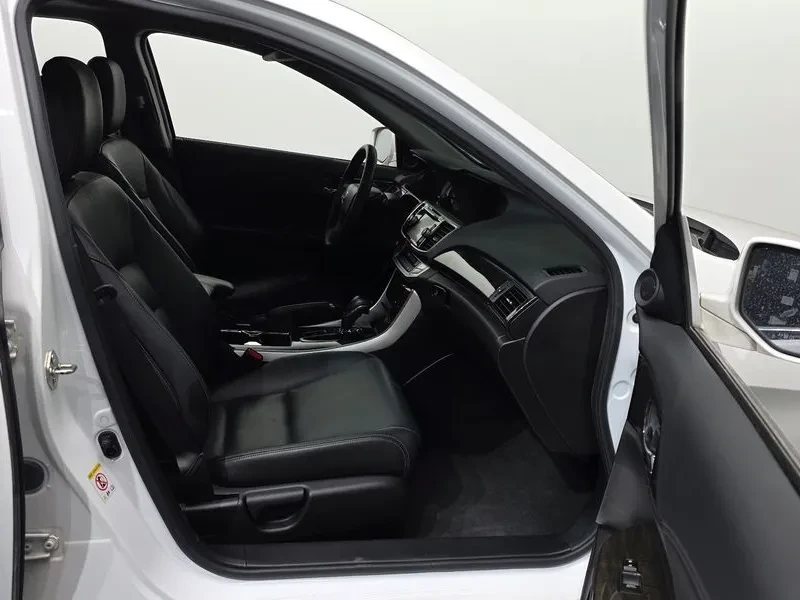 Honda Accord 2.4 - САМО 30% АВАНС, снимка 11 - Автомобили и джипове - 56219970