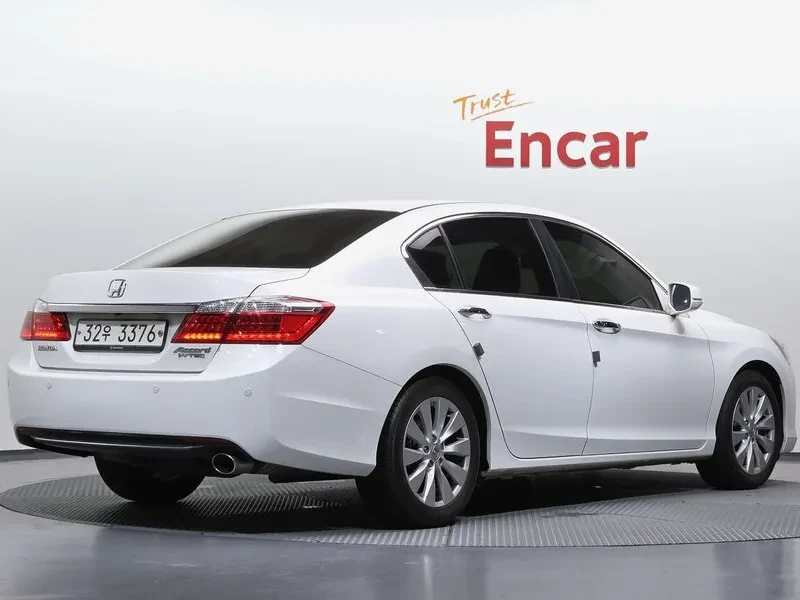 Honda Accord 2.4 - САМО 30% АВАНС, снимка 2 - Автомобили и джипове - 56219970