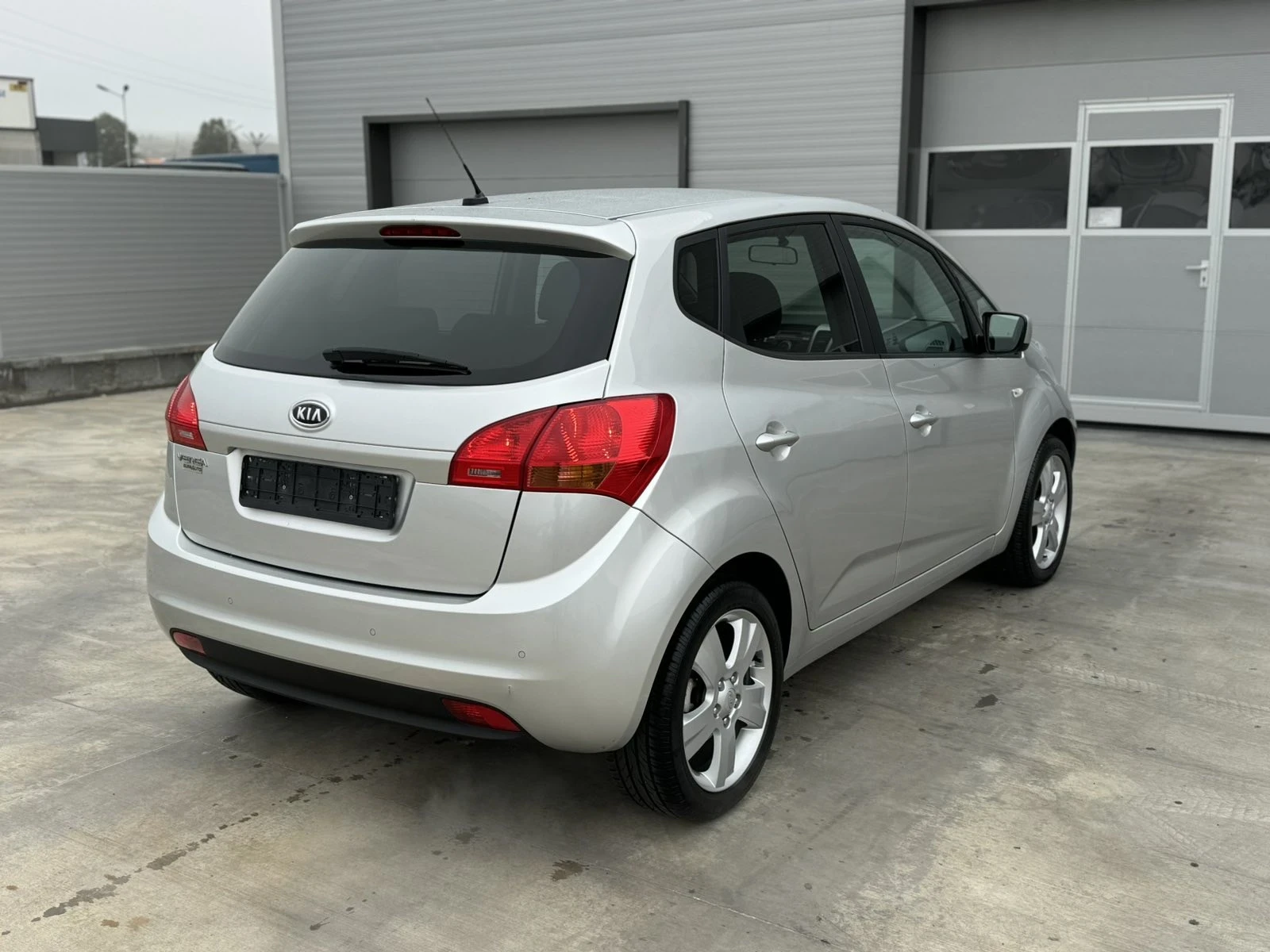 Kia Venga 1.4 LPG - изображение 3