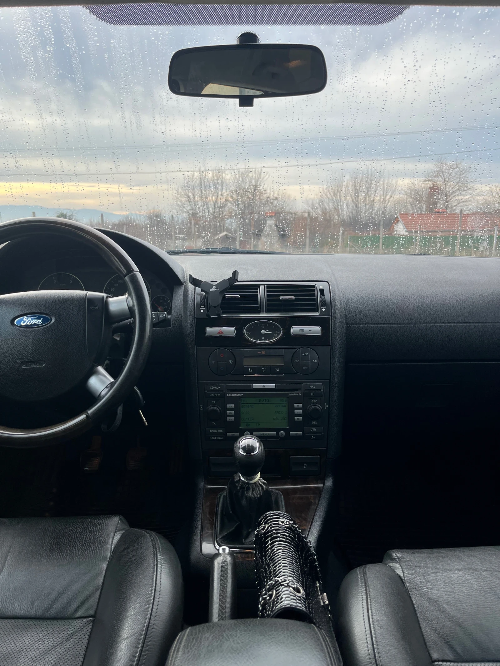 Ford Mondeo 2.0tdci Ghia - изображение 7