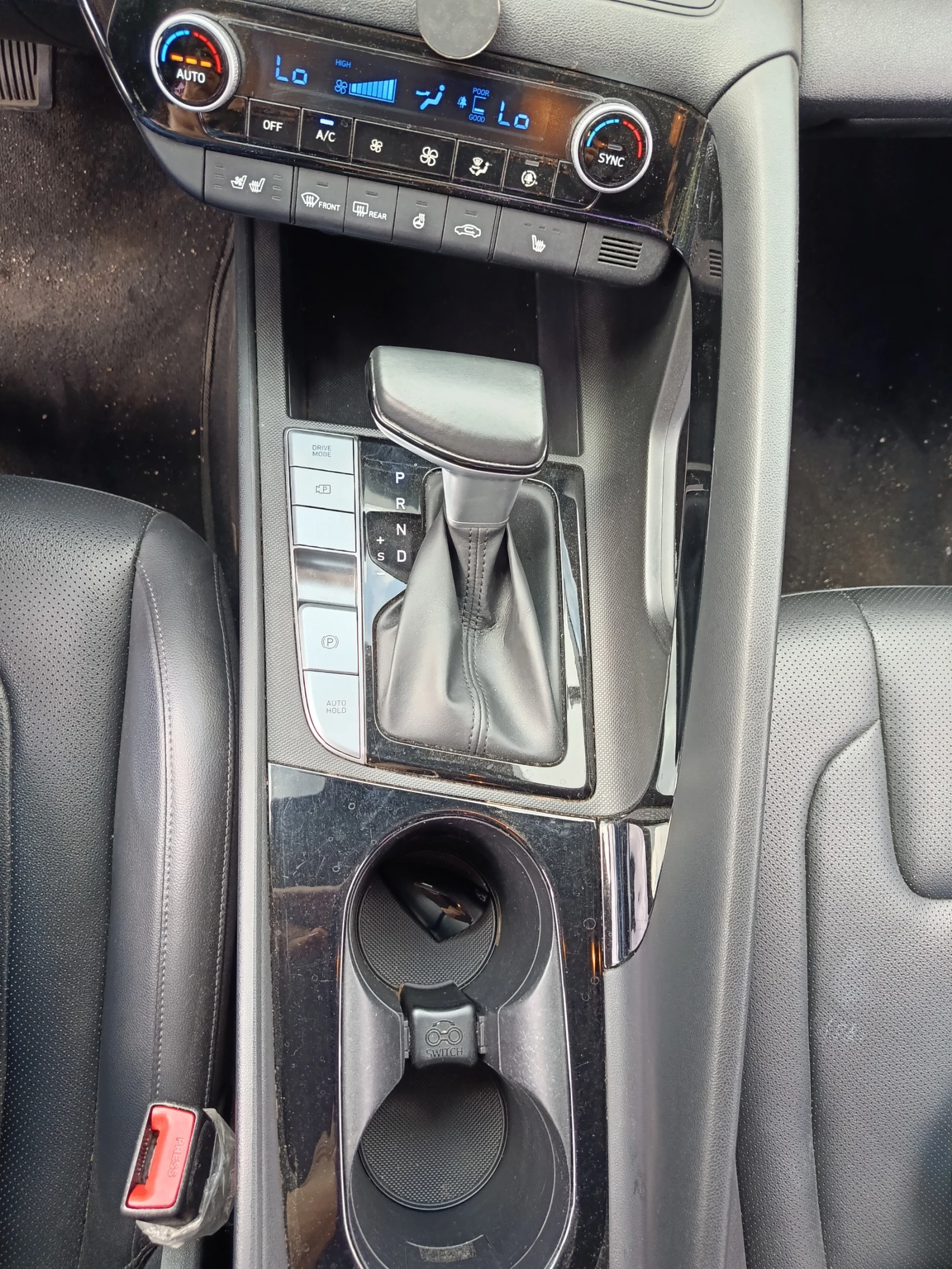 Hyundai Elantra CN7 HYBRID, снимка 10 - Автомобили и джипове - 54770133