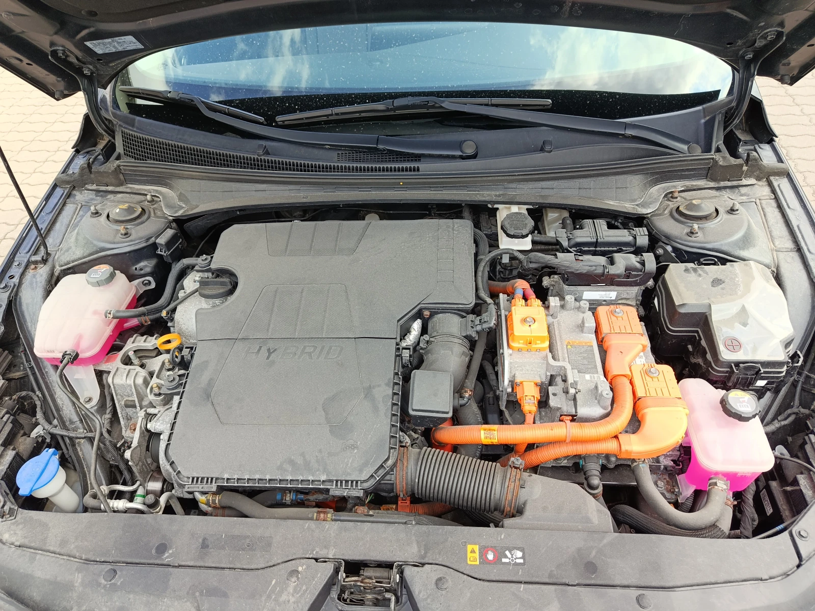 Hyundai Elantra CN7 HYBRID, снимка 8 - Автомобили и джипове - 54770133