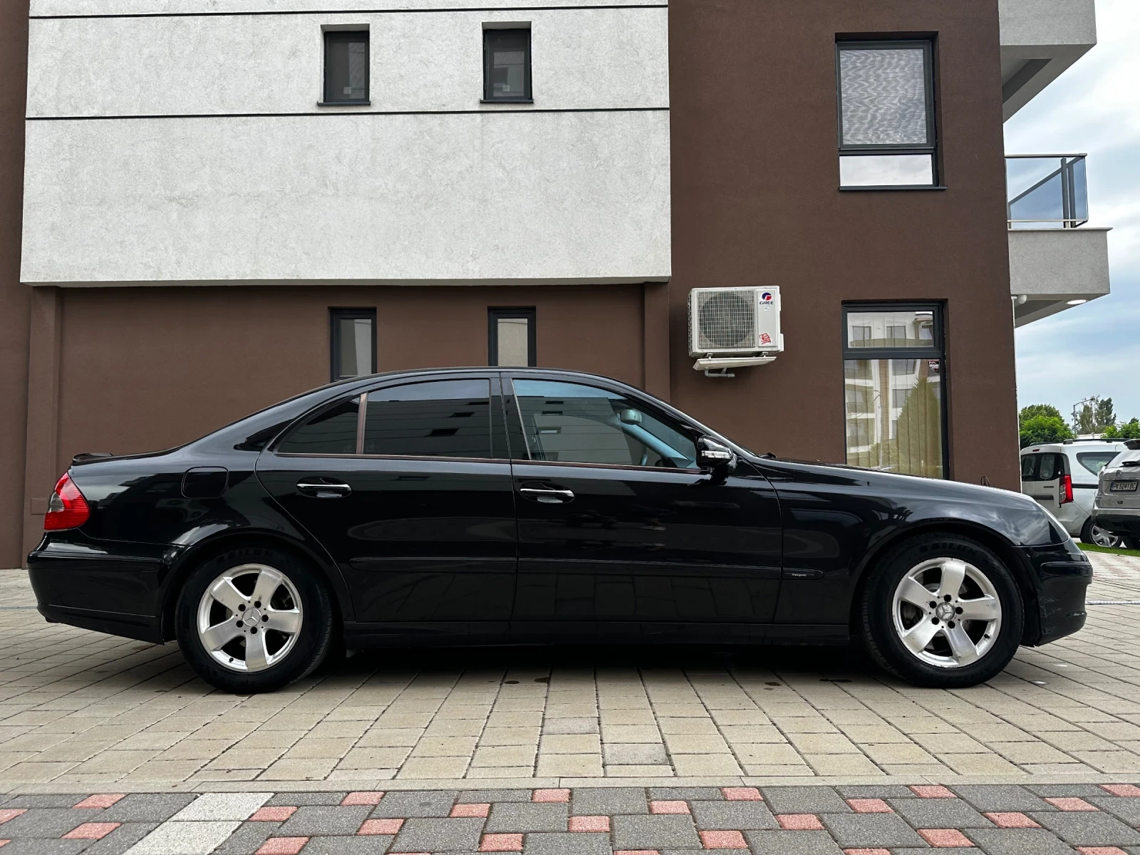 Mercedes-Benz E 320 EVO AVANTGARDE - изображение 2