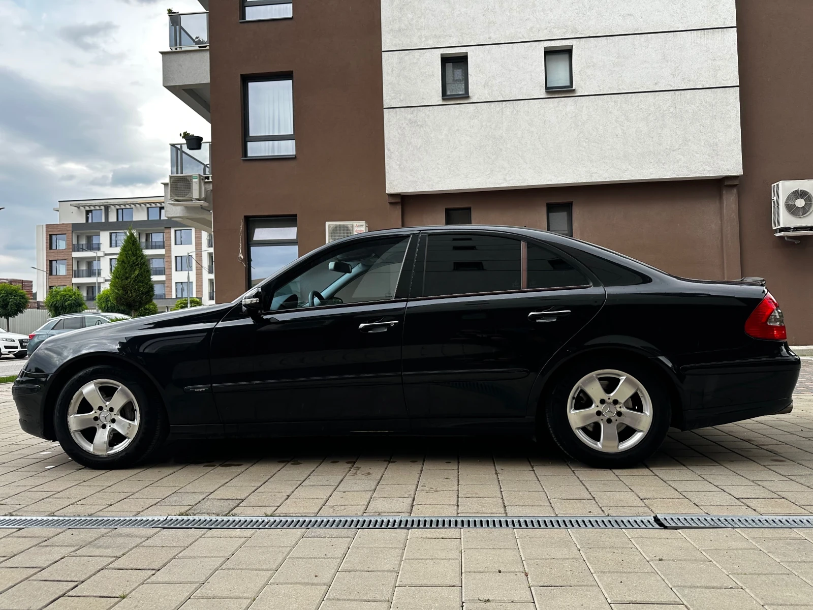 Mercedes-Benz E 320 EVO AVANTGARDE - изображение 3