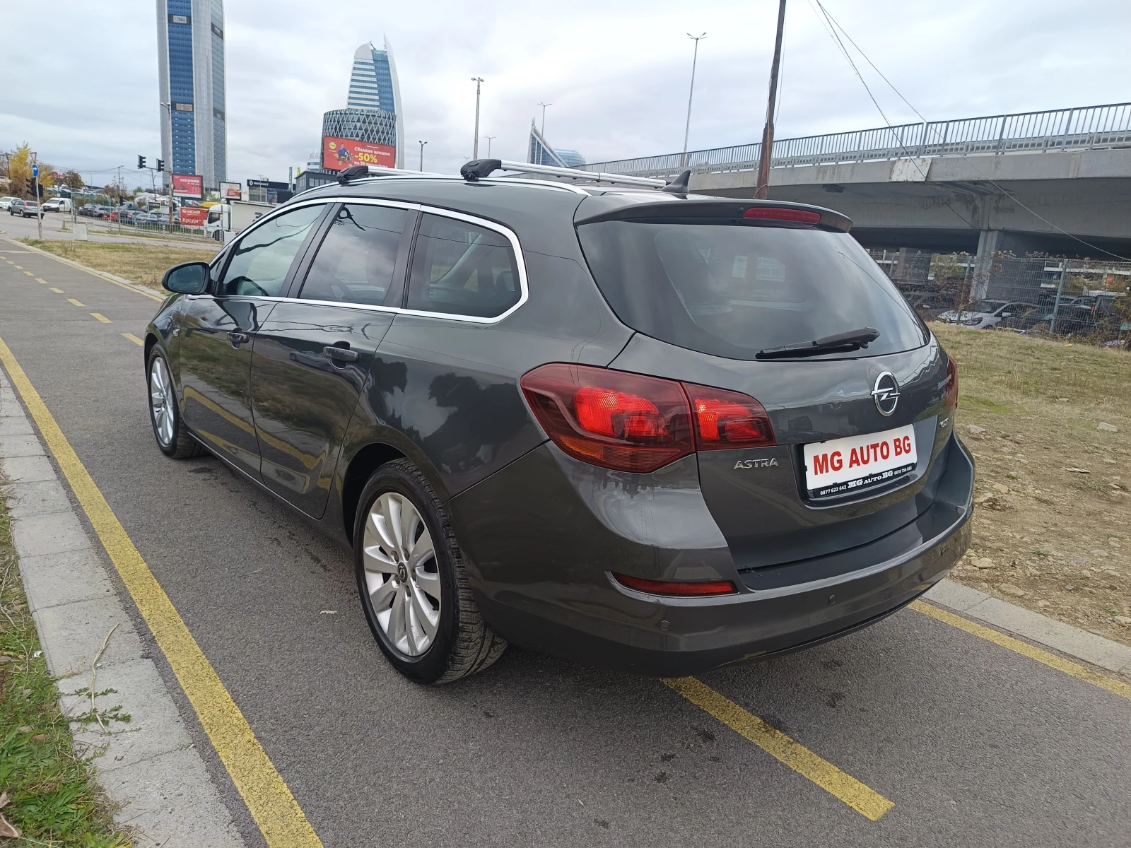 Opel Astra 1.7CDTI  COSMO - изображение 8