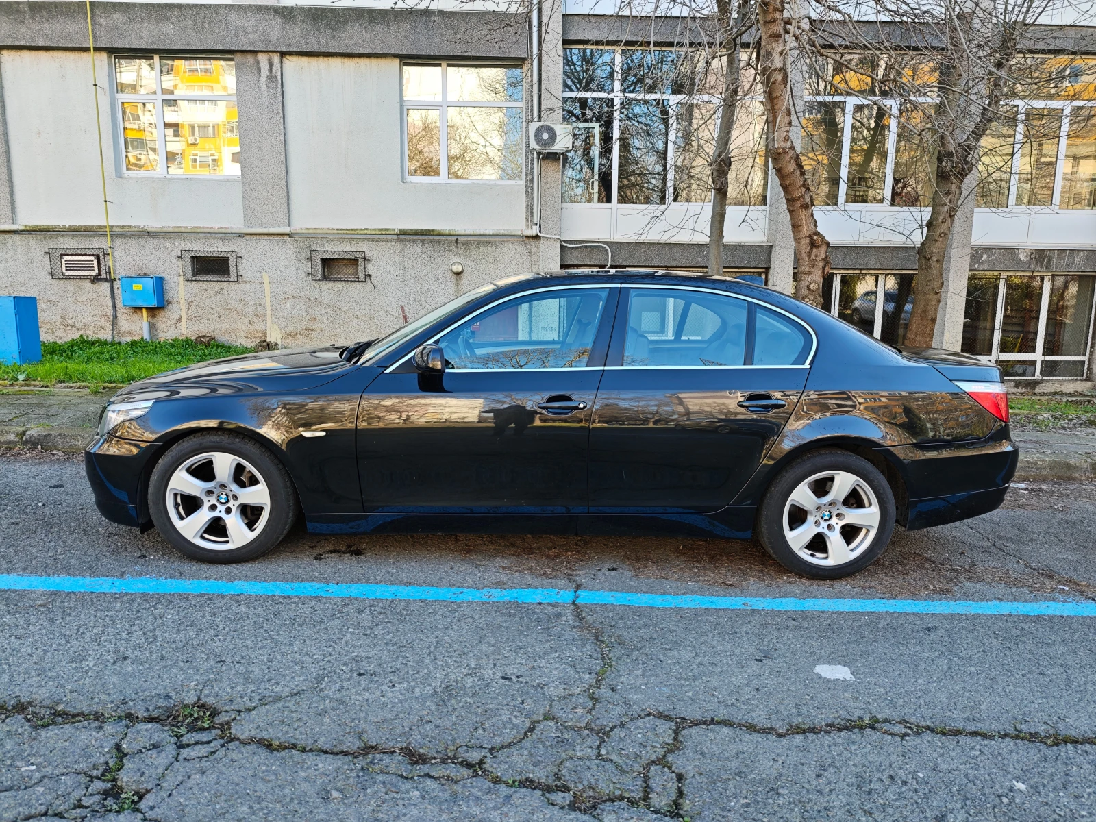 BMW 523  - изображение 2