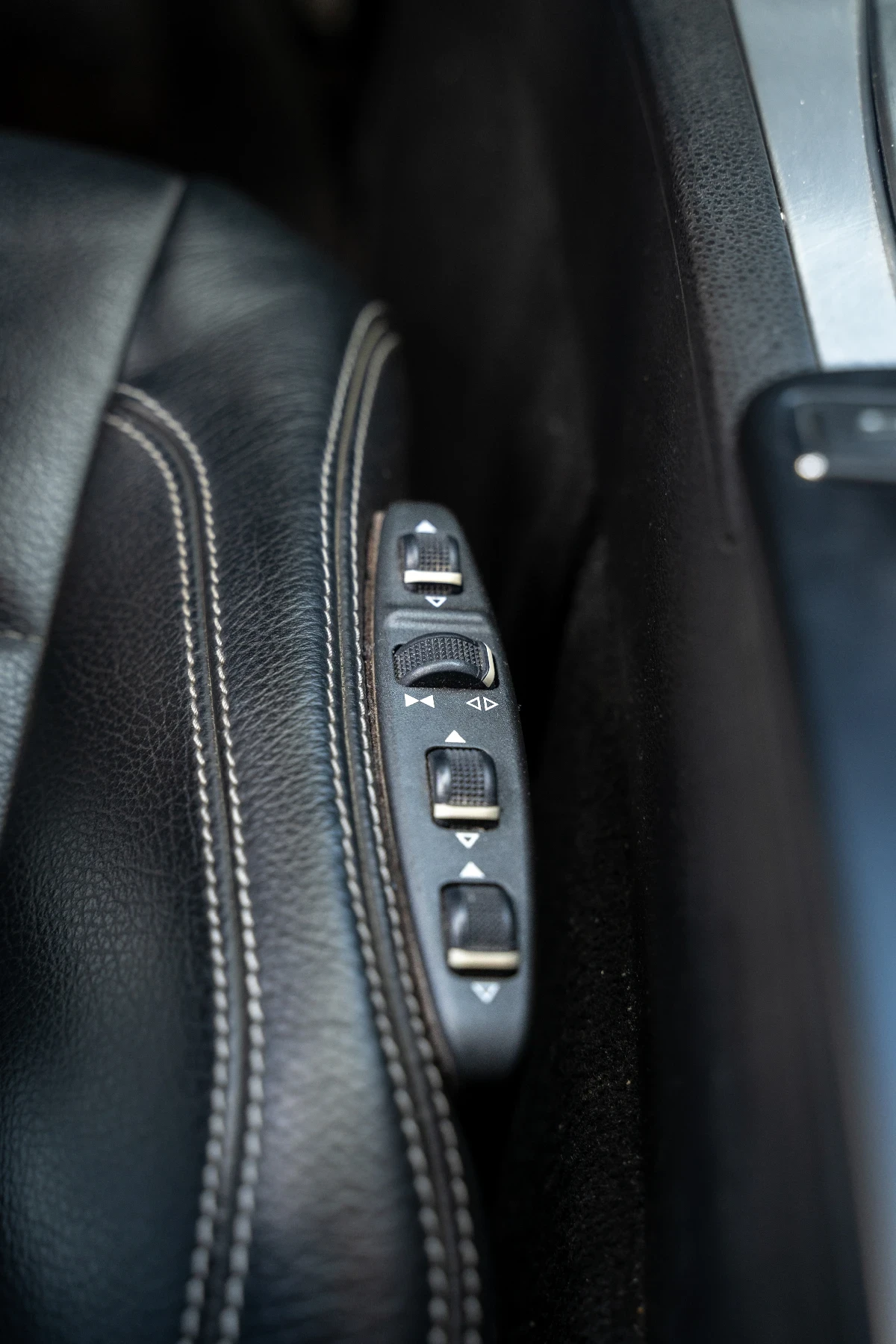 Mercedes-Benz E 250  - изображение 6