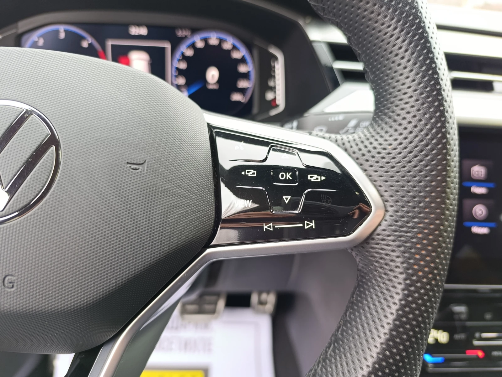 VW Arteon 2.0TDI DSG- R-Line �������� | Mobile.bg � ����������� 12