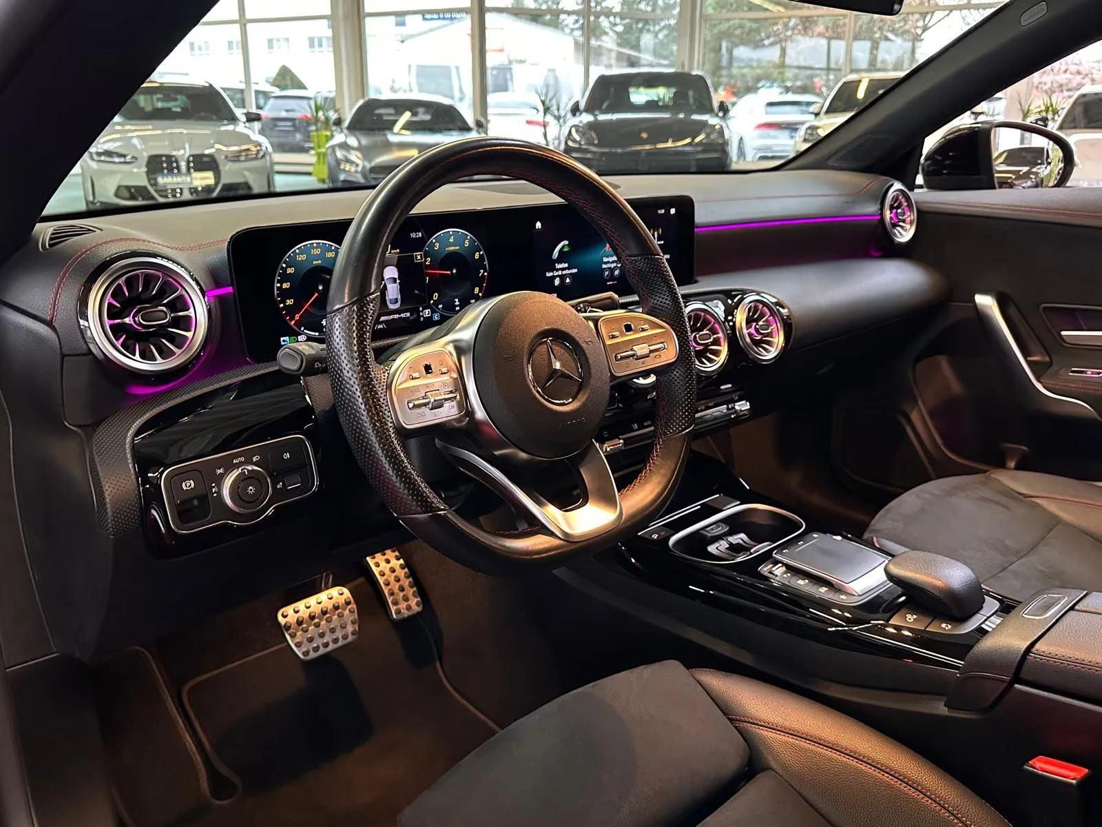 Mercedes-Benz CLA 45 AMG 4MATIC/387HP/NIGHT/CAM/MEMO/LED/952g, снимка 8 - Автомобили и джипове - 53900945