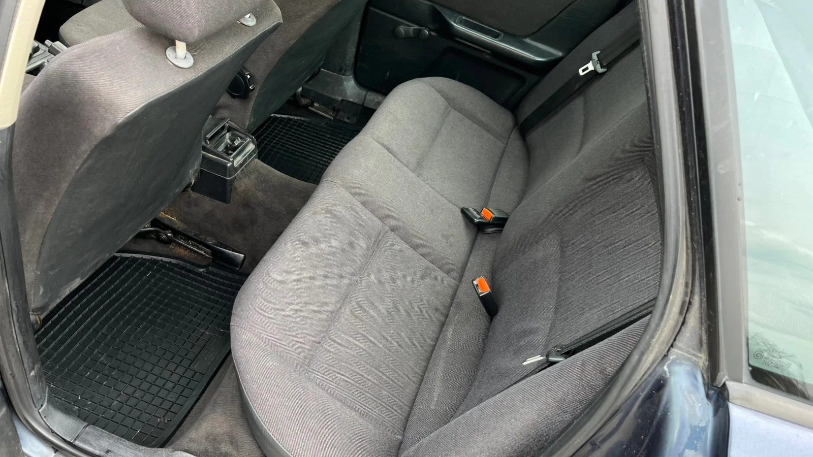 Audi 80 1.8s, снимка 12 - Автомобили и джипове - 53925946