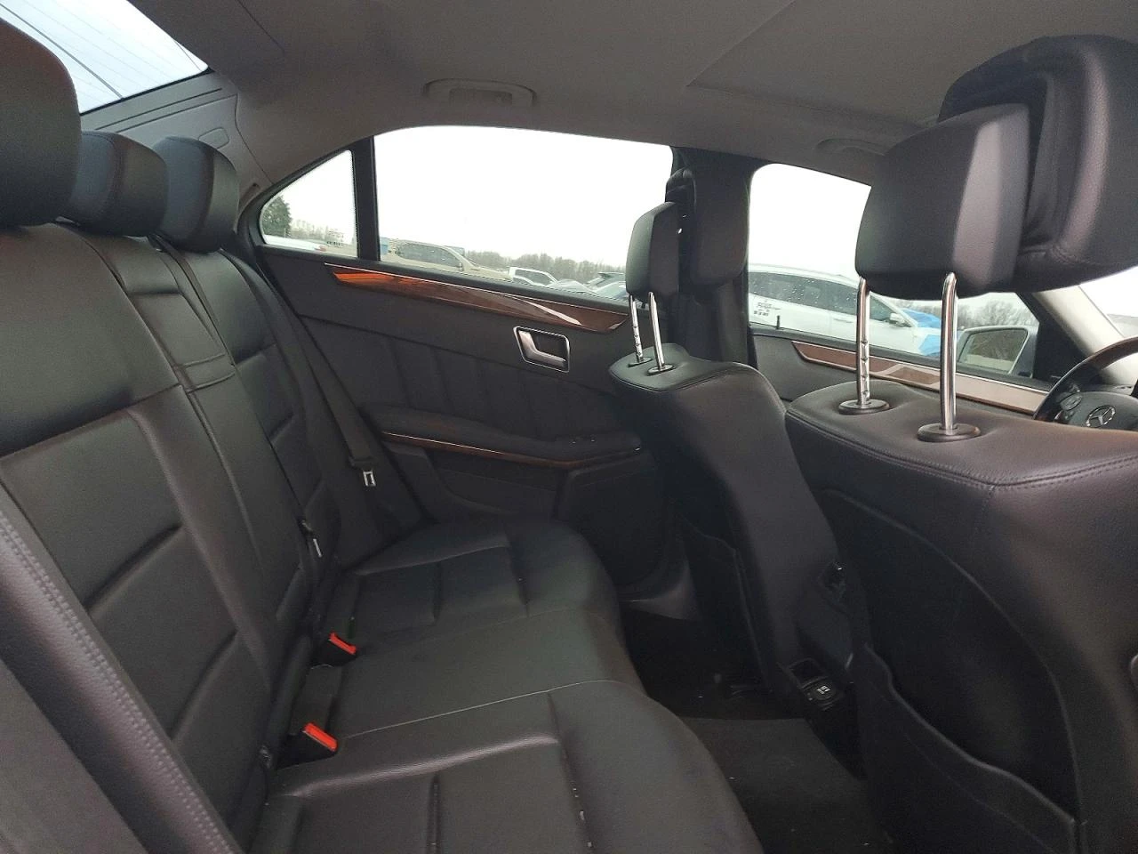 Mercedes-Benz E 350 3.5l 4Matic, снимка 10 - Автомобили и джипове - 54064344