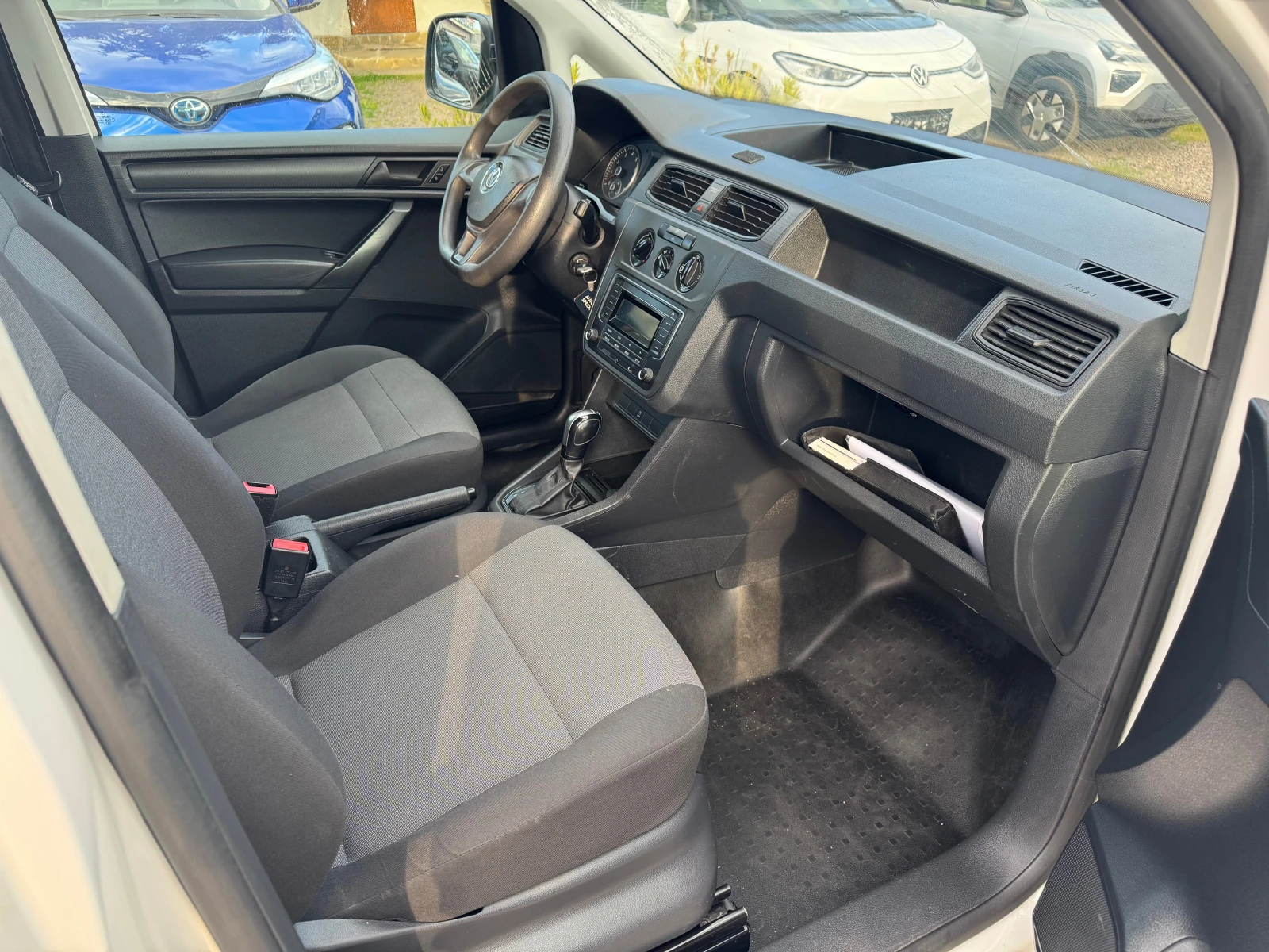 VW Caddy 1.4TSI BlueMotion Technology DSG, снимка 11 - Автомобили и джипове - 54236379