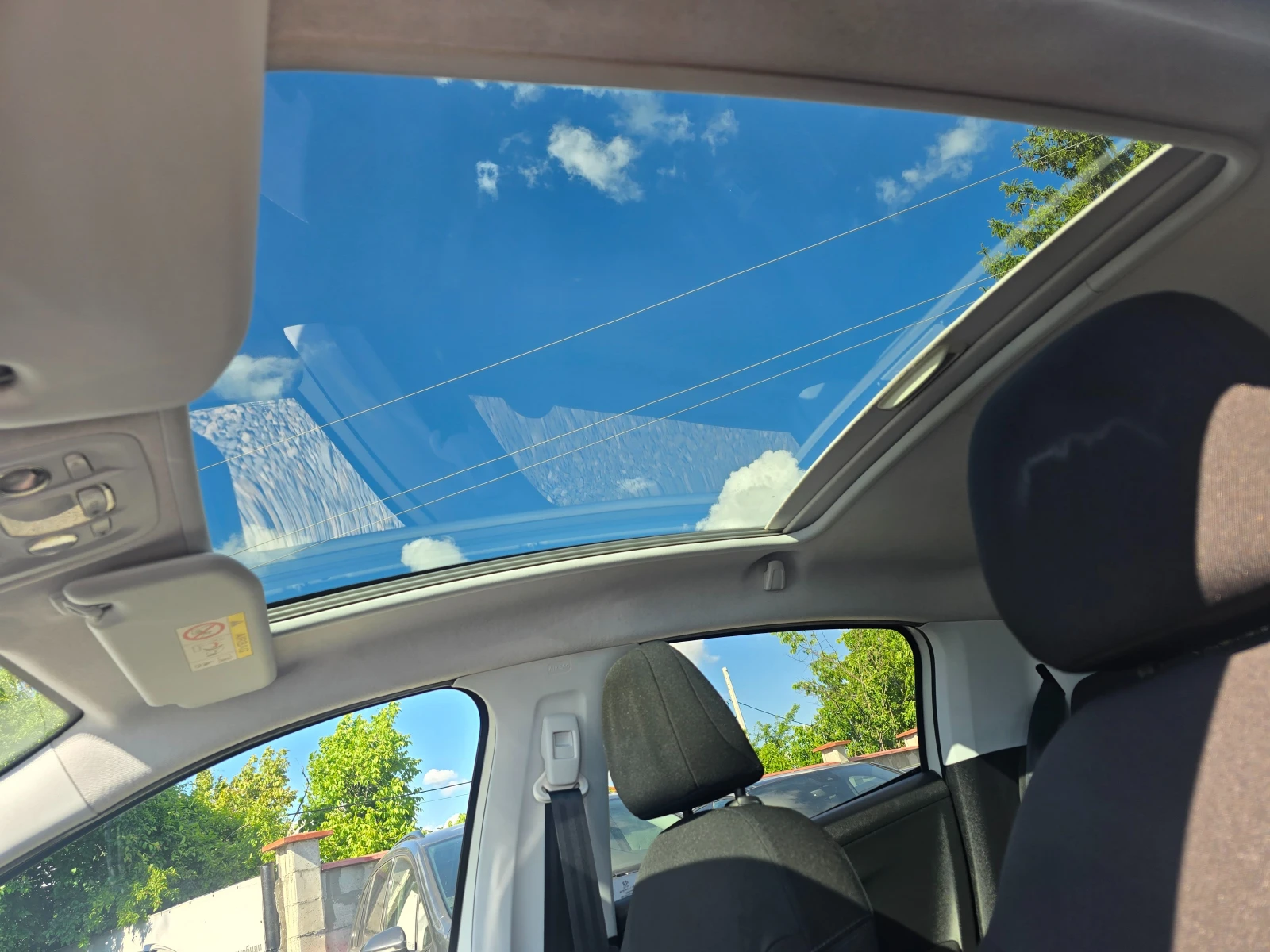 Peugeot 208 1.4HDI-FACE-AVTOMAT-PANORAMA, снимка 14 - Автомобили и джипове - 54595447