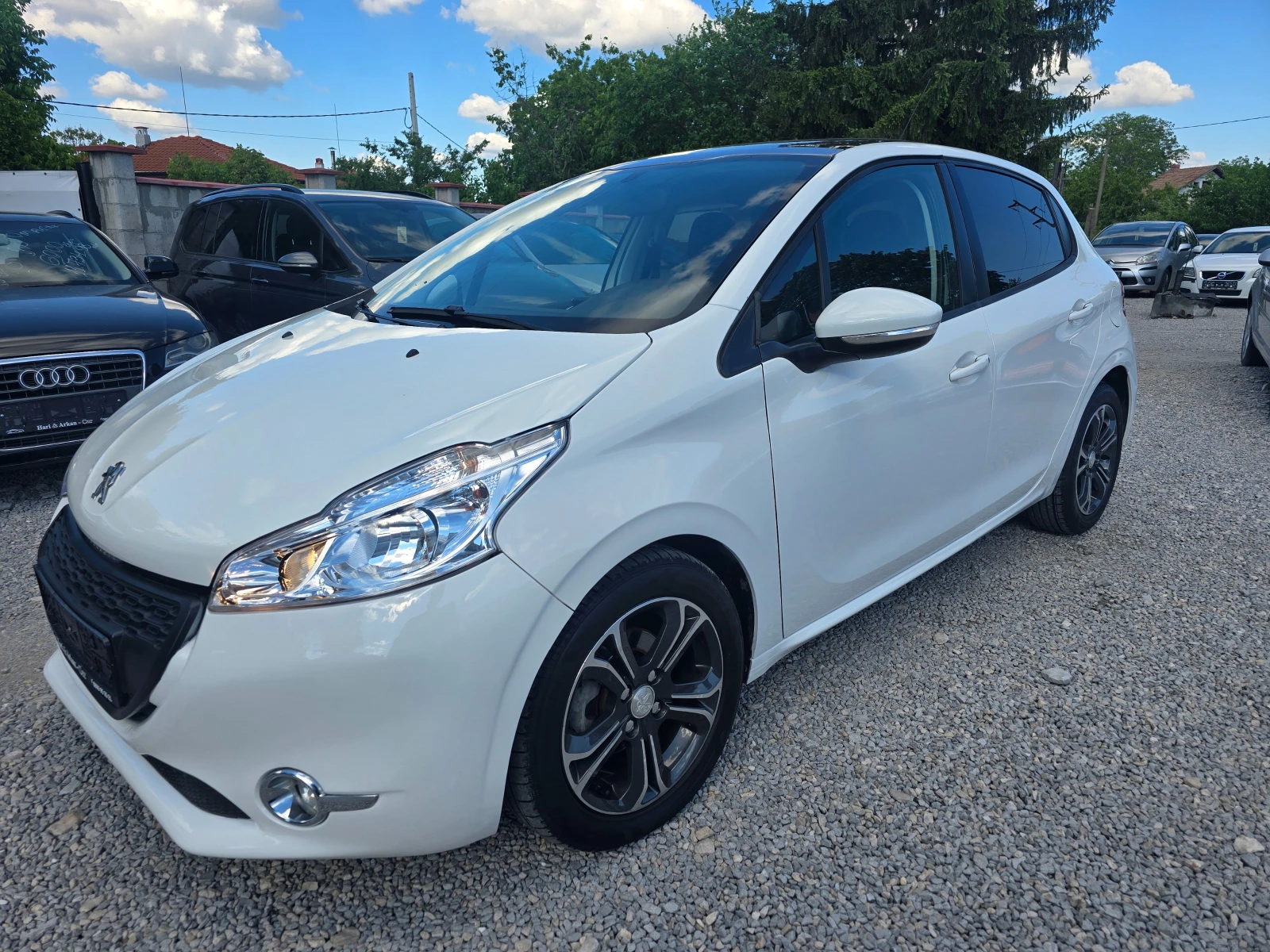 Peugeot 208 1.4HDI-FACE-AVTOMAT-PANORAMA