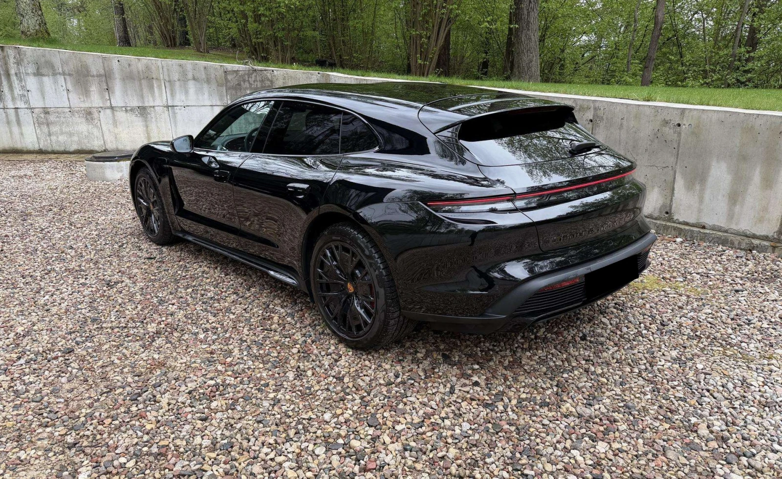 Porsche Taycan GTS Sport Turismo, снимка 4 - Автомобили и джипове - 54640308