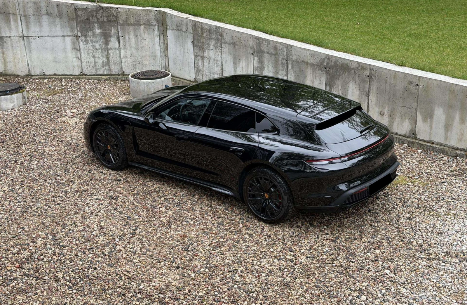 Porsche Taycan GTS Sport Turismo, снимка 2 - Автомобили и джипове - 54640308