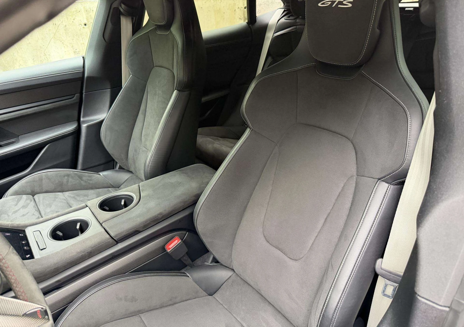 Porsche Taycan GTS Sport Turismo, снимка 6 - Автомобили и джипове - 54640308